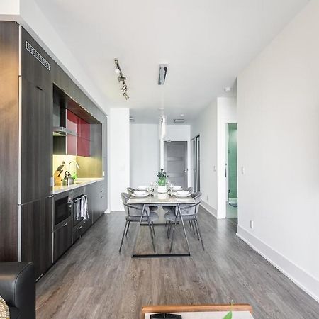 Stylish 1Br + Office Condo - Cn Tower View Торонто Екстер'єр фото