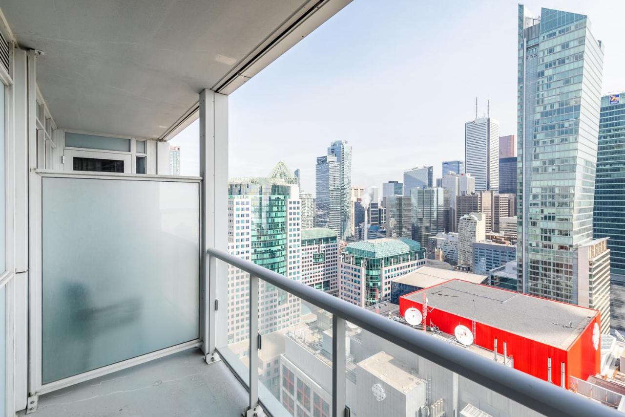 Stylish 1Br + Office Condo - Cn Tower View Торонто Екстер'єр фото